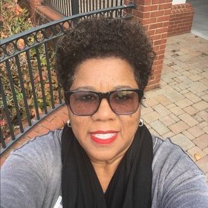 Meet your Posher, Ouida